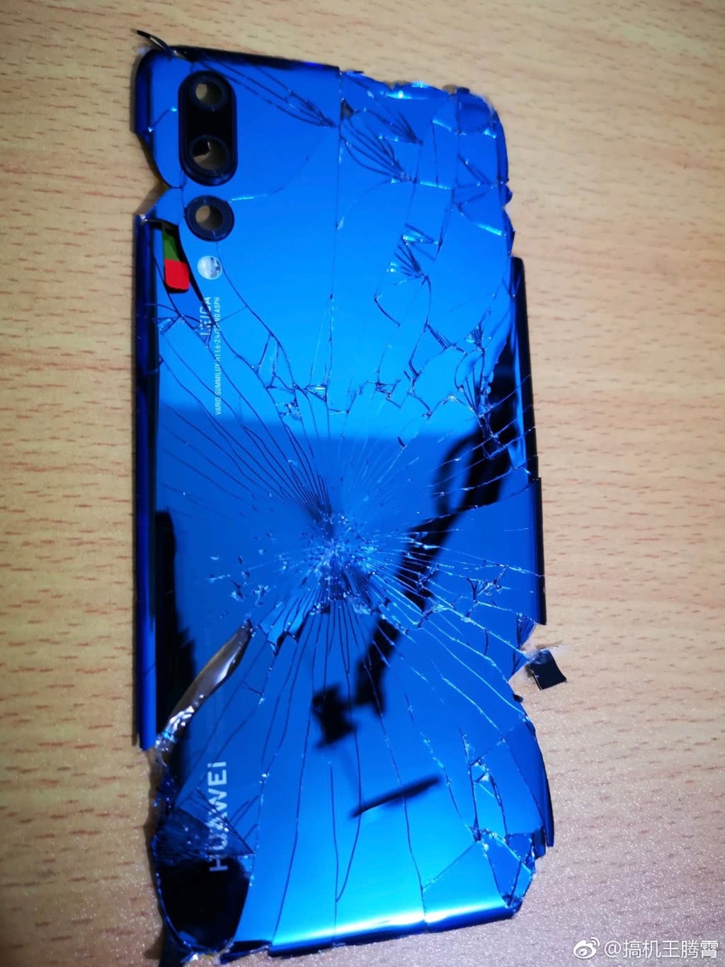 要命:华为p20 pro摔碎 维修价能买红米note 5