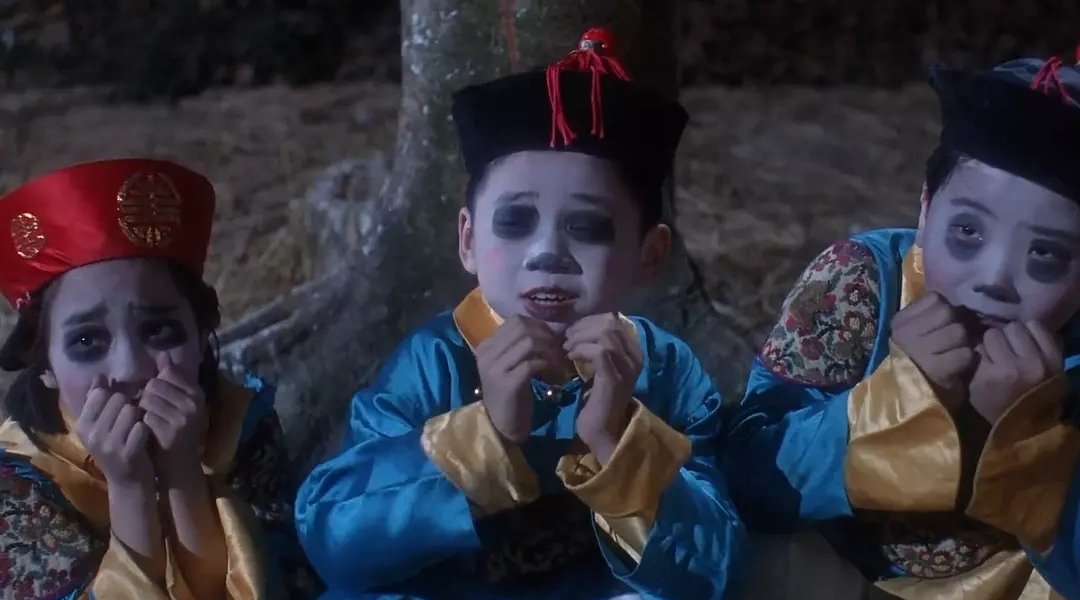 《僵尸福星仔》小僵尸不敢吸人血,拿果子汁骗鬼王,太可爱了