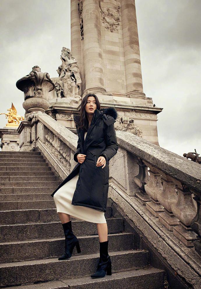 帅气度完全不输全智贤的荧幕情侣"金秀贤",侧面看神似张东健