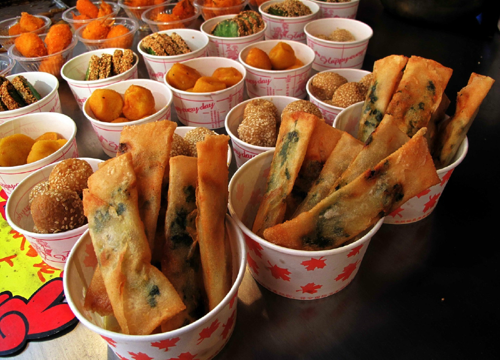 武汉有个著名小吃一条街,琳琅满目的小吃包容东西南北,你知道吗