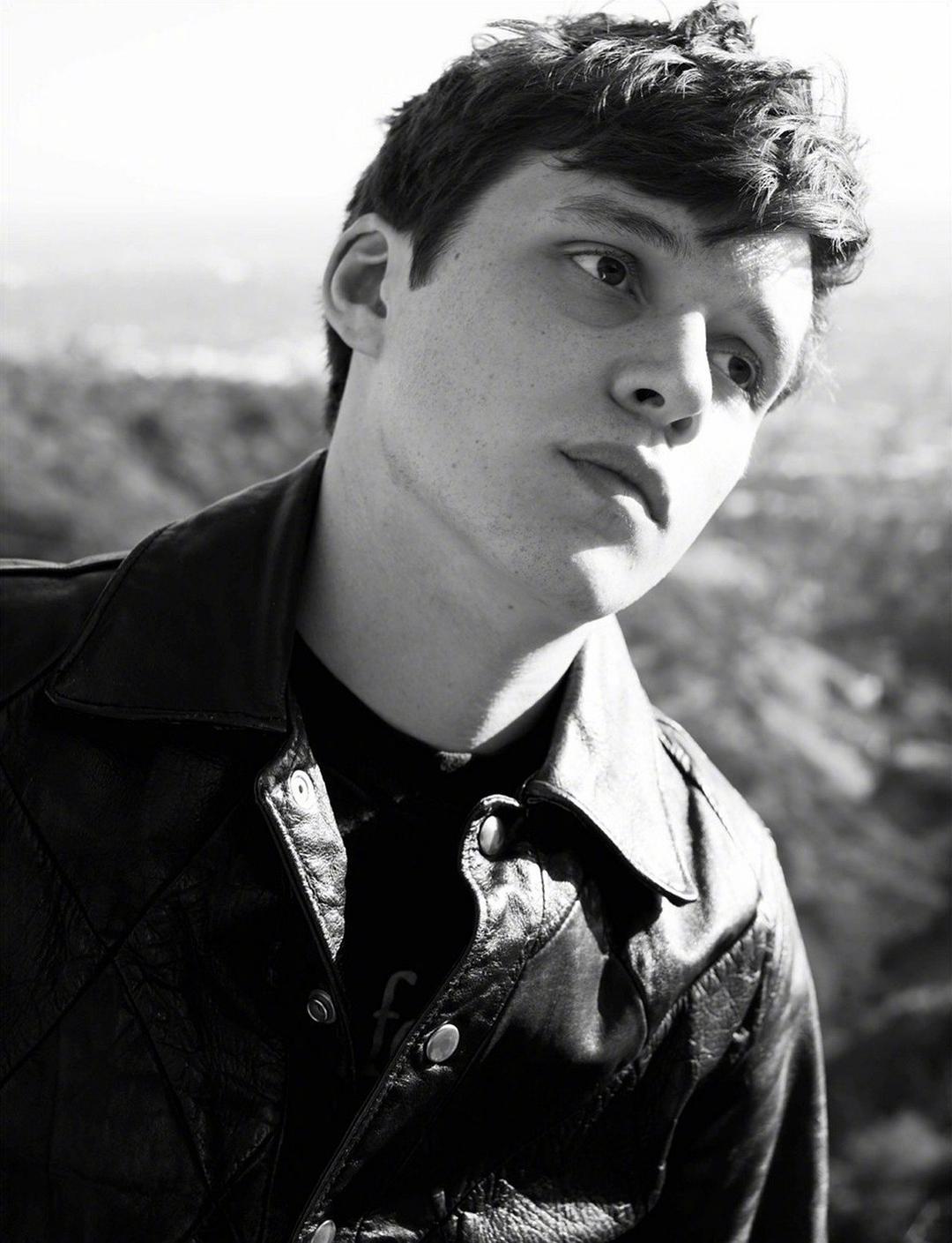 23岁的nickrobinson出生在西雅图