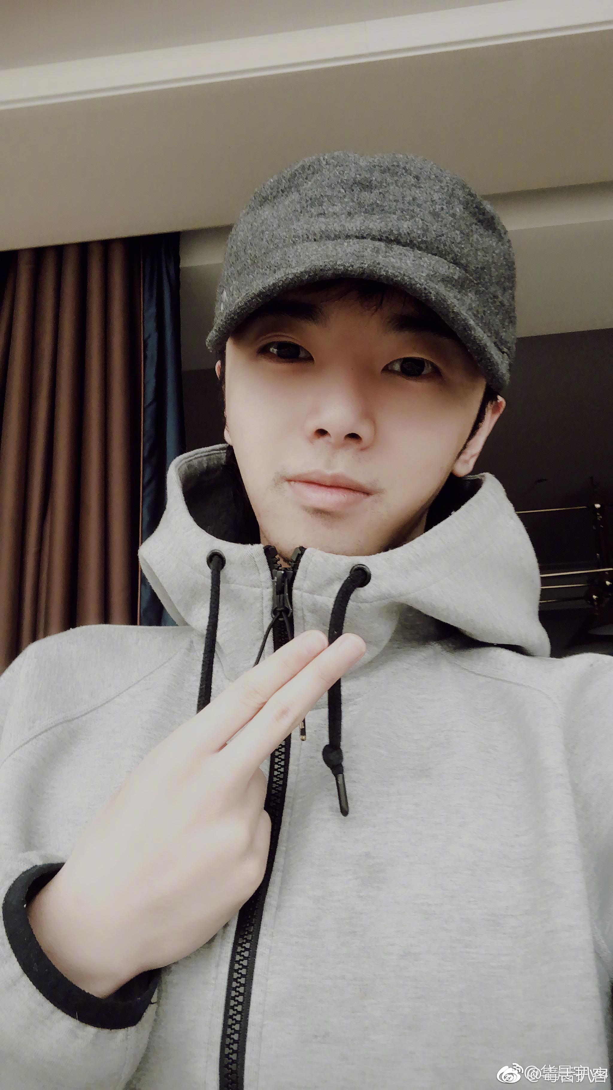 华晨宇取关天娱,合约要到期了,看来是要解约了