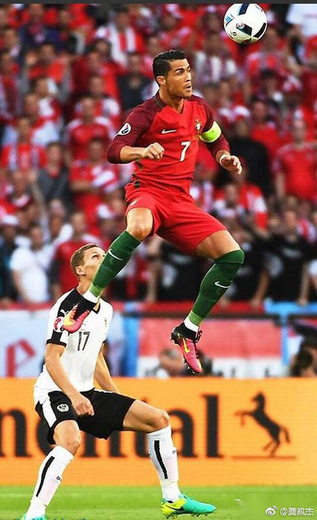c罗惊天弹跳力,堪比中国的轻功!