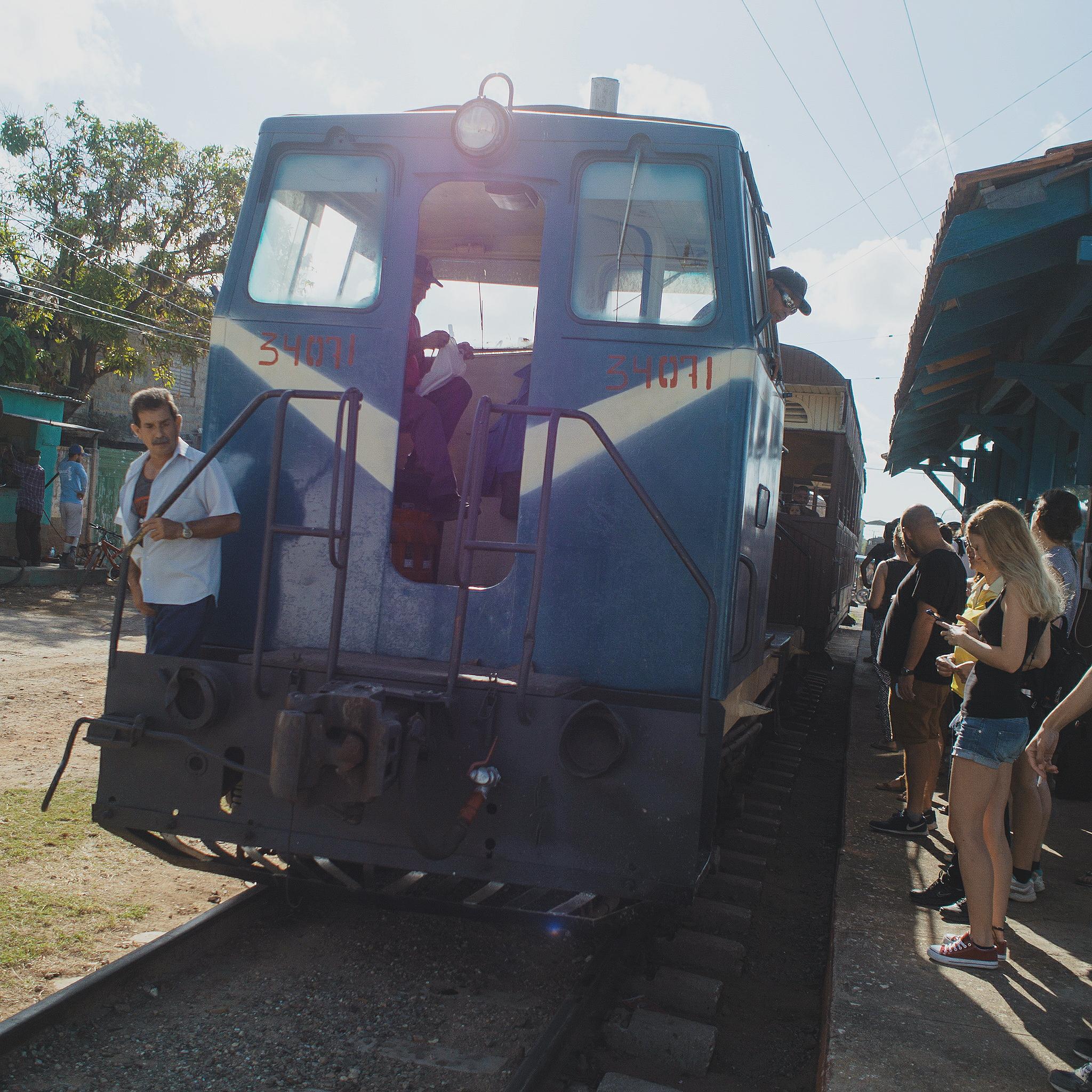 特里尼达 小火车九点从casa走路去火车站说实话探途地