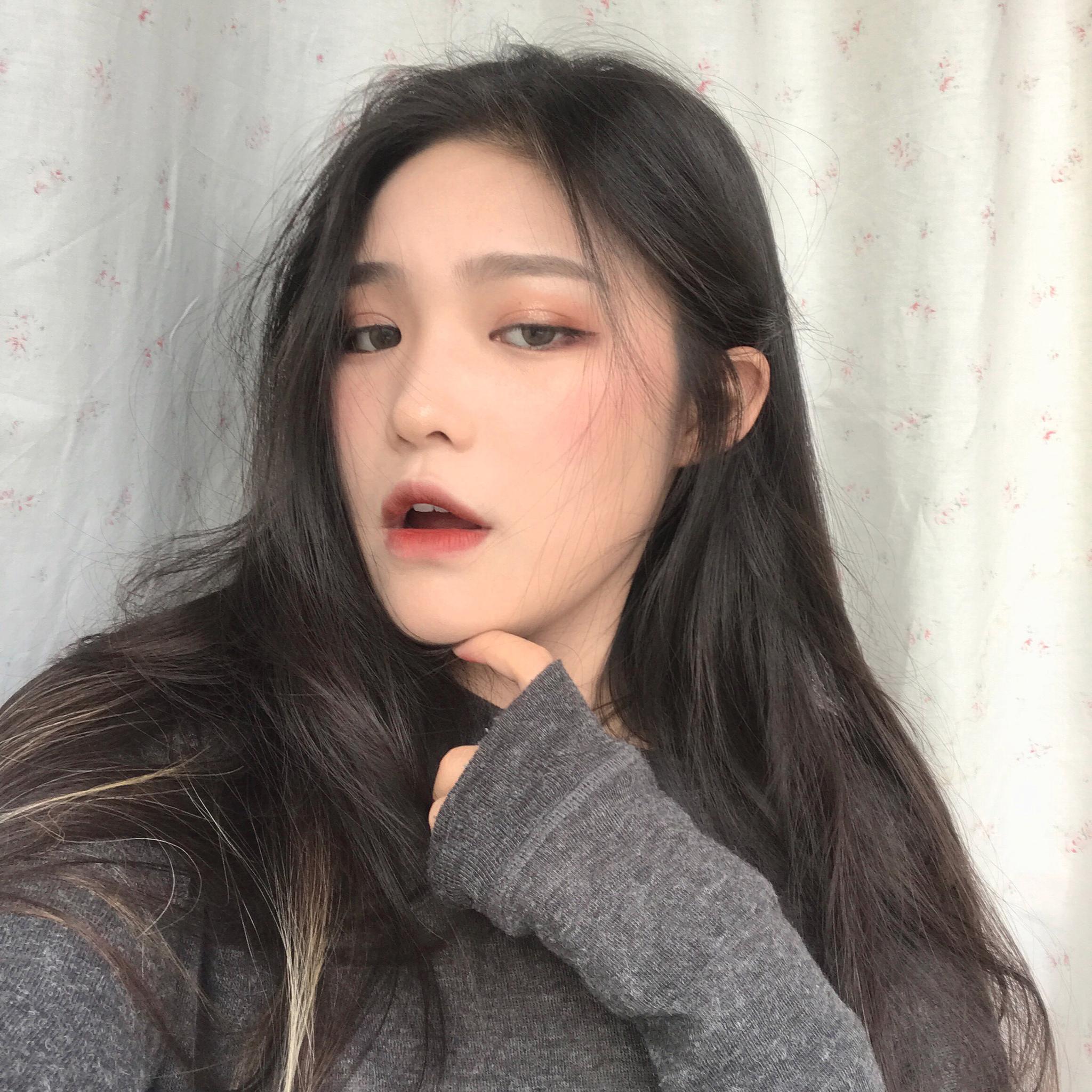 梁美惠子 沈阳师范大学 17届美术设计学院 喜欢摄影 化妆