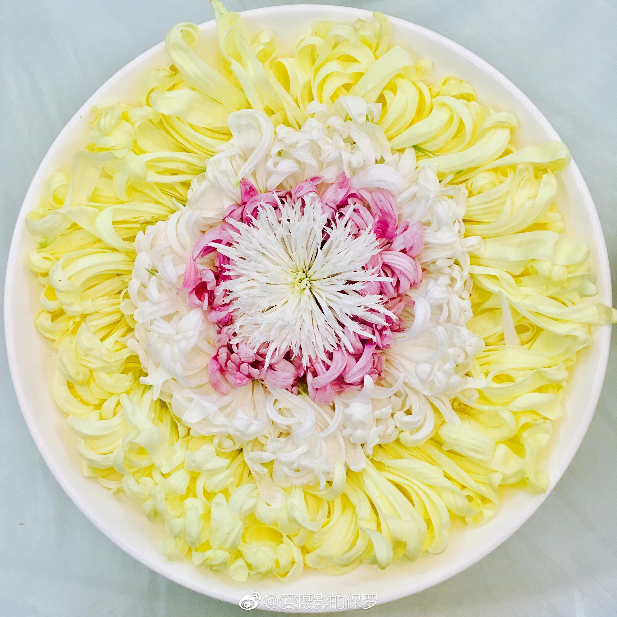 菊花丸子,凉拌菊花,油炸菊花,菊花烧肉,菊花小笼包,菊花茶………,尤爱