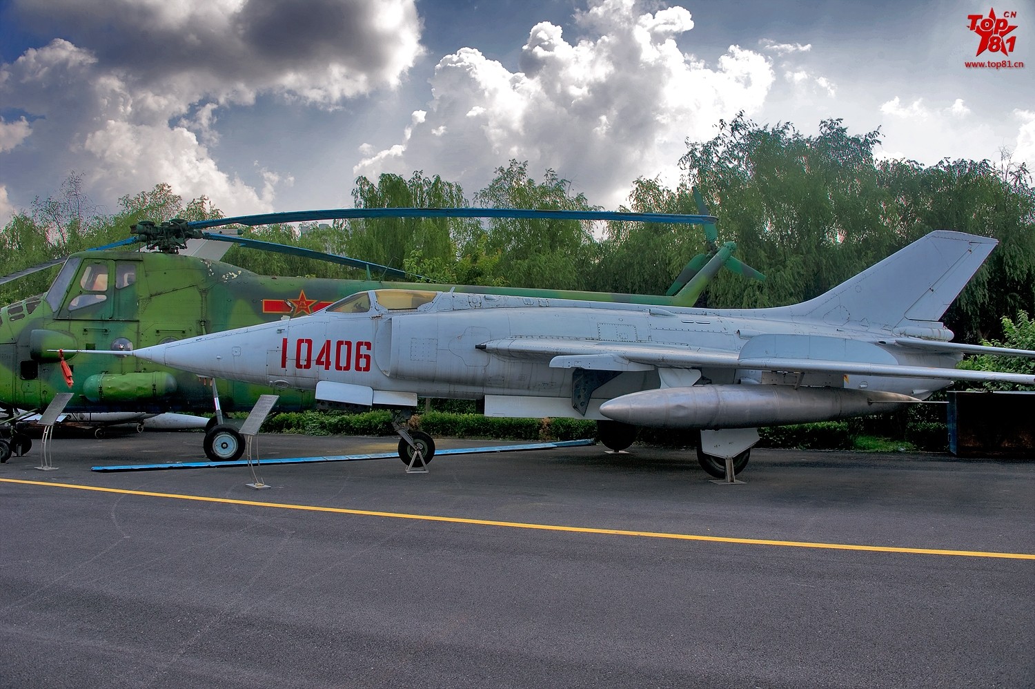 甲核武器载机挂载核武器示意图强-5甲核武器载机投掷氢弹试验示意图强