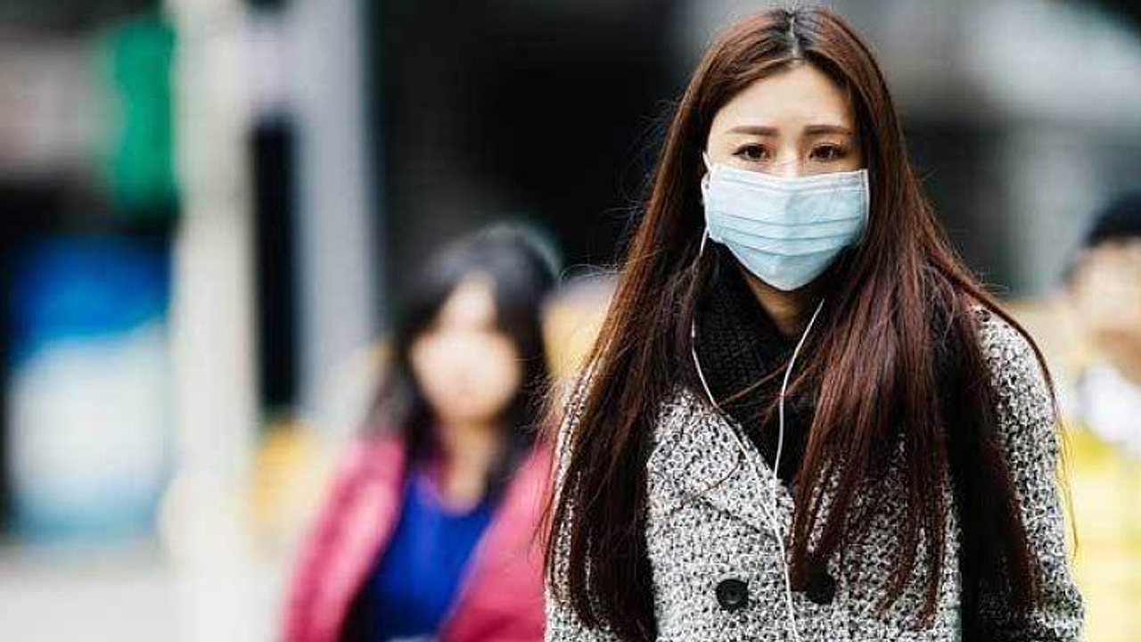 为什么女孩戴口罩只遮下巴,却不遮口鼻?看完大