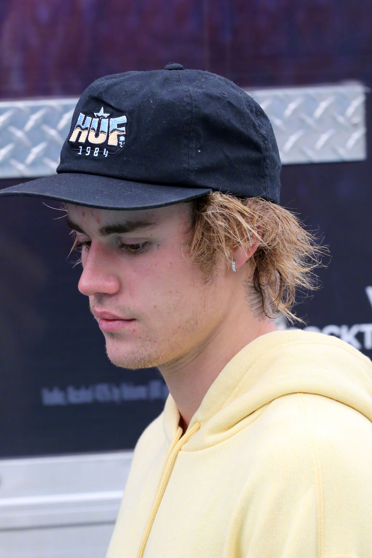 justinbieber最新街拍这发型