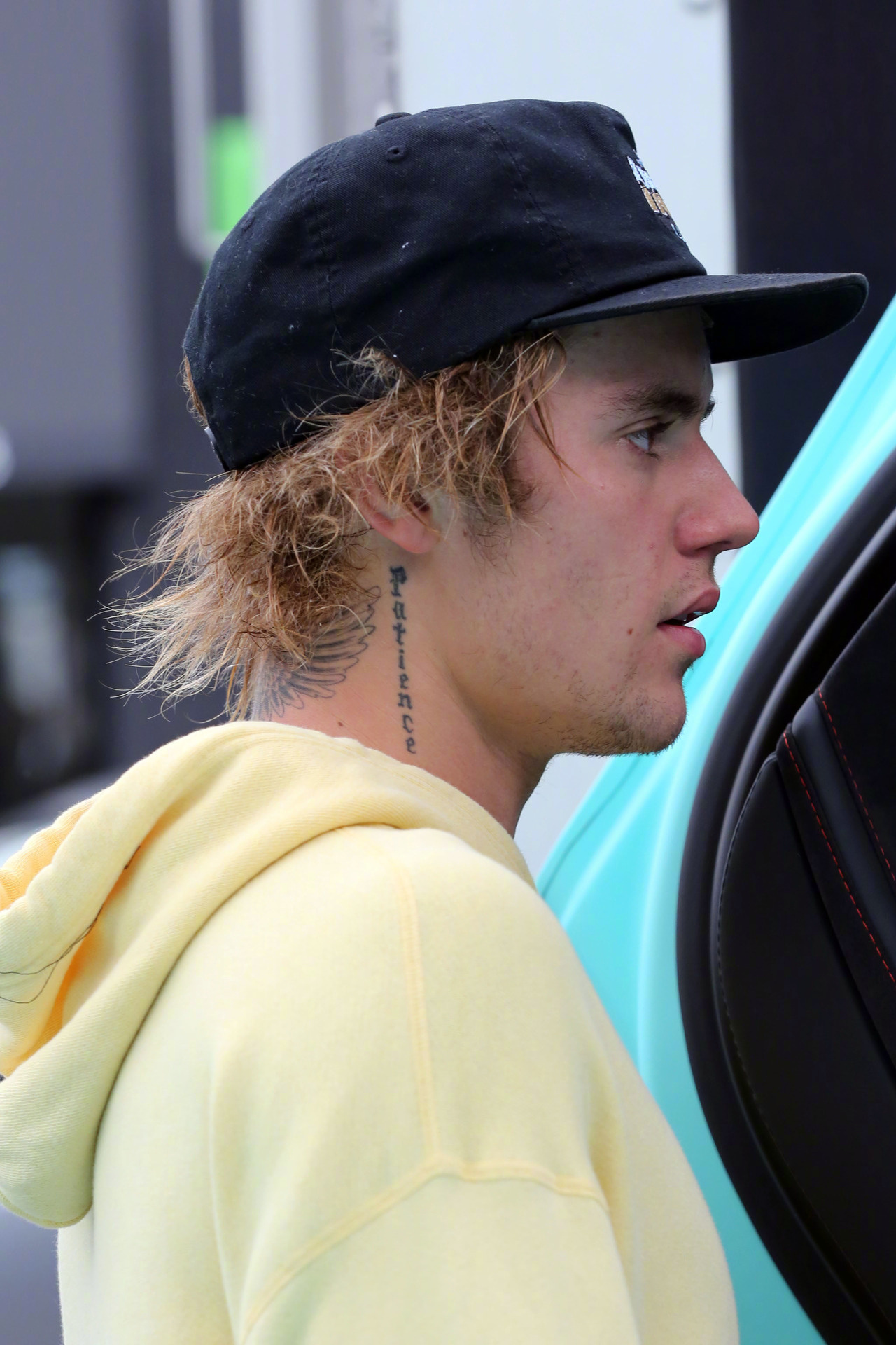 justinbieber最新街拍这发型