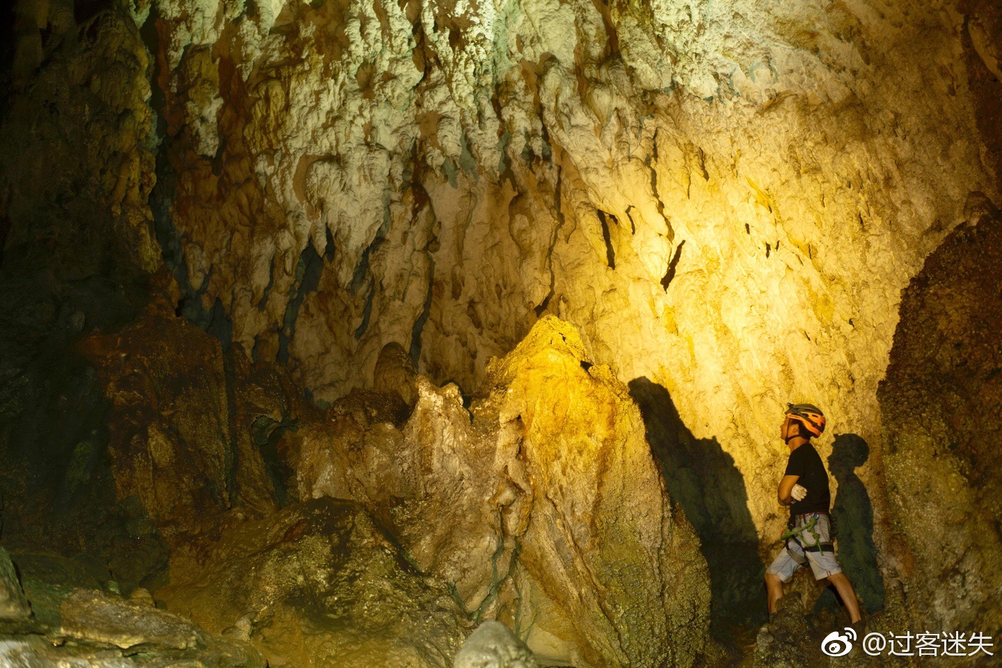 白塔洞位于衢州西部,革命老区灰坪乡境内,天坑,白塔洞和两头洞