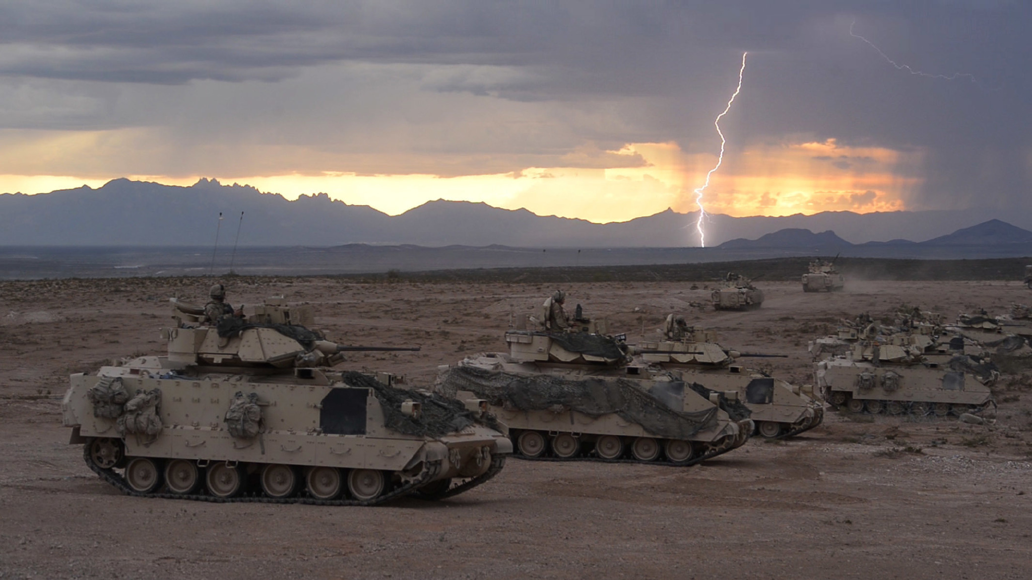 (美国陆军国民警卫队) 第30装甲旅战斗队进行"陶式"反坦克导弹发射