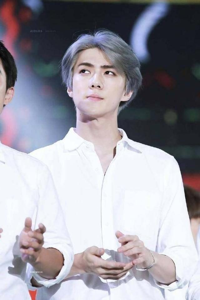 吴世勋银发时期真是太令人惊艳了_新浪看点