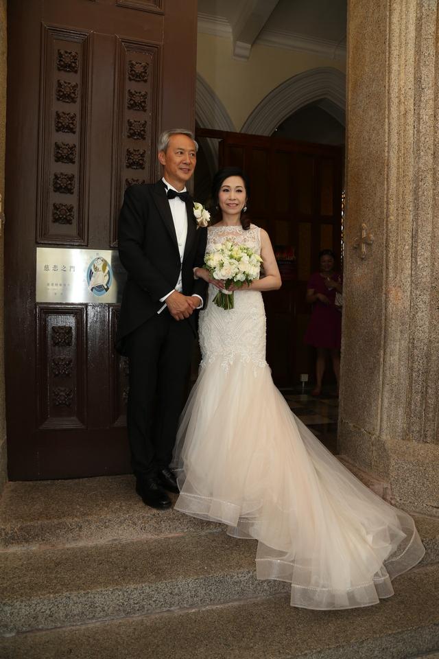 62岁tvb金牌绿叶陈荣峻黄昏恋修成正果好兄弟黄日华到场送祝福