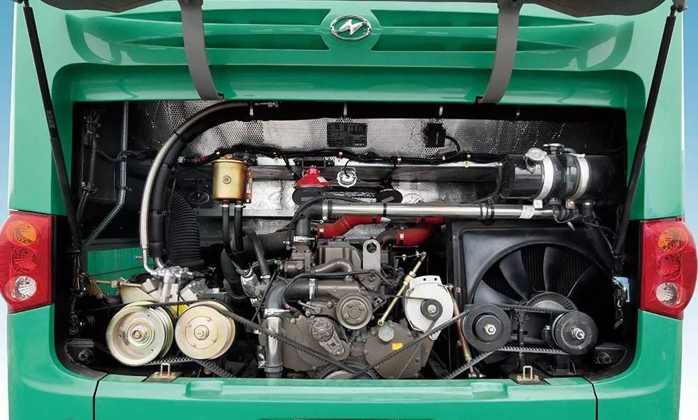 发动机放在哪里很重要跑得最快的车都是这么放的