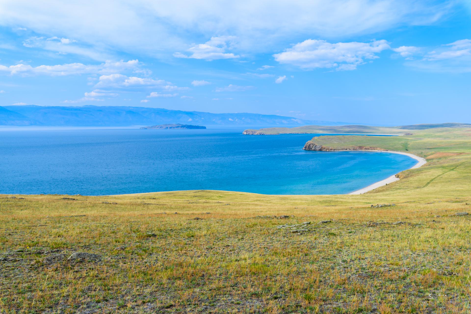 站在《贝加尔湖畔》,听着李健唱的那首歌._新浪看点