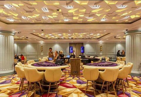 实拍海参崴赌场的美女, 女荷官是真漂亮