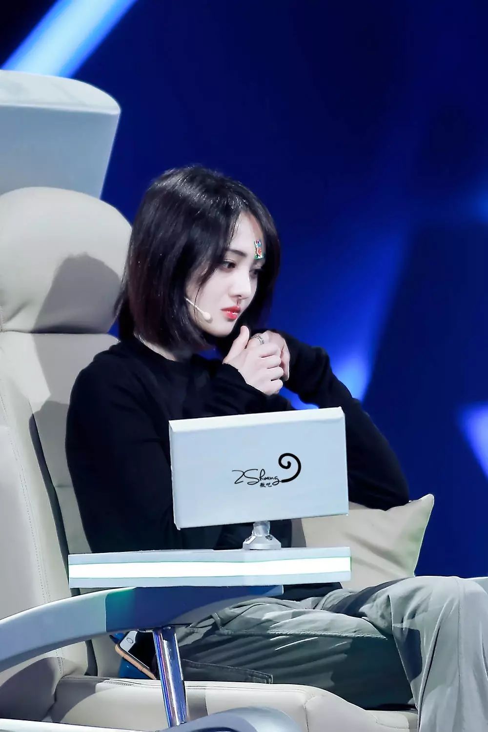 《这就是铁甲》郑爽气红眼睛:我真要提出非议