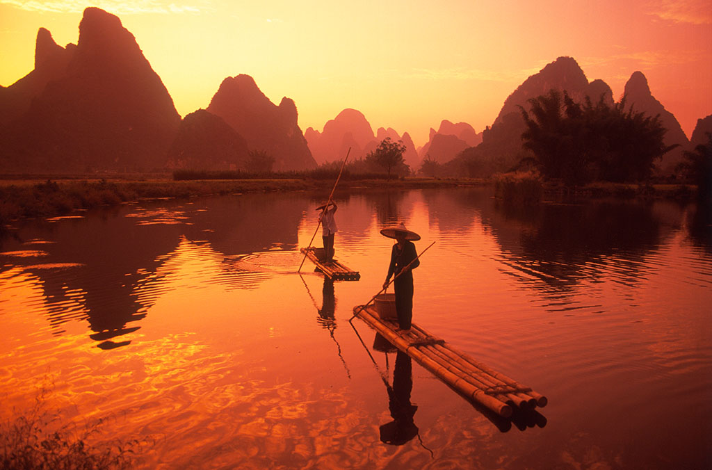 远山如黛,翠柳寒烟,渔舟晚唱,夕阳西下雁成行!