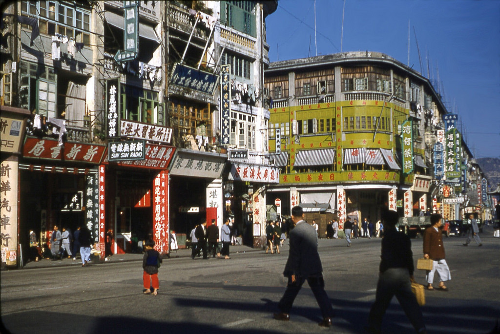 red,一组上世纪五十年代的香港街景