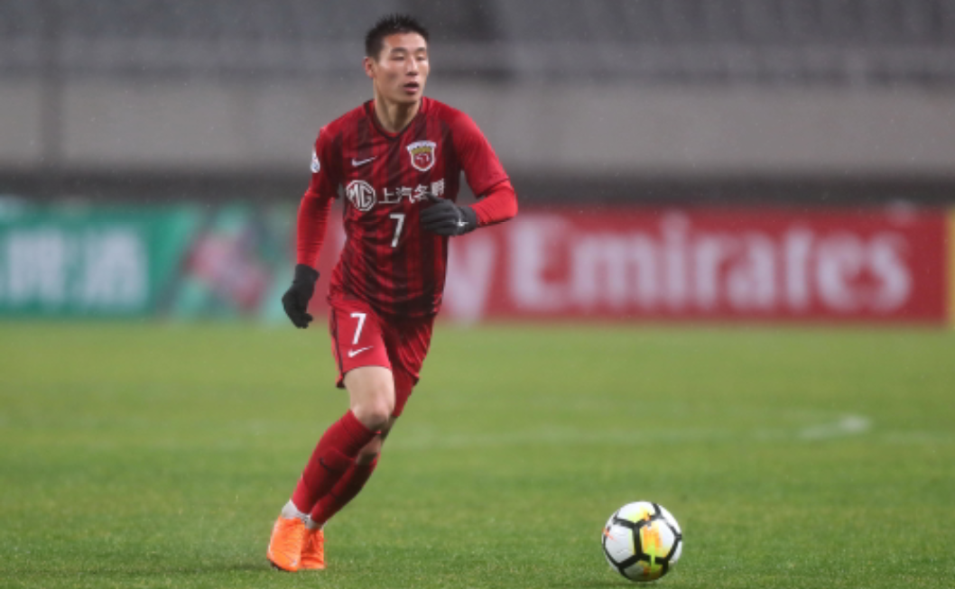 上港球员武磊,中超新赛季前三轮比赛打进7球,位居射手榜首位