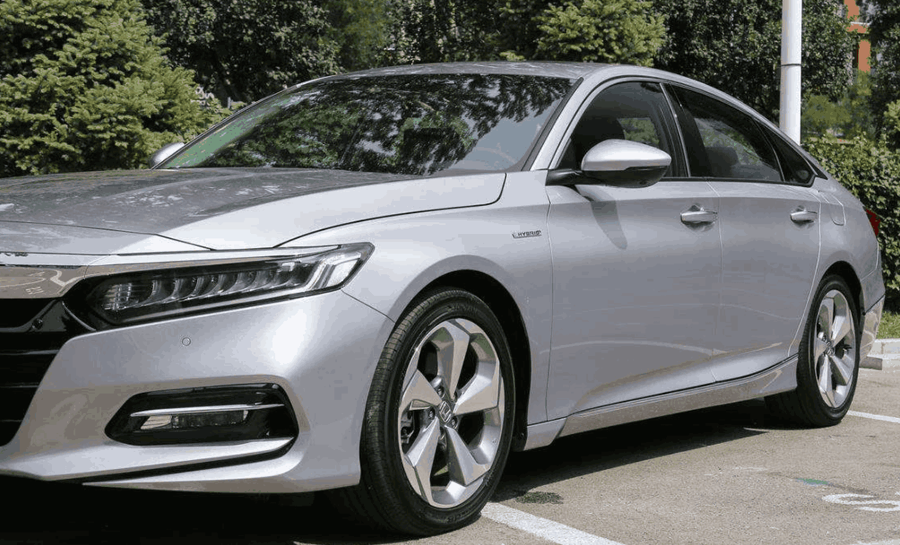 十代雅阁的优缺点都有哪些 雅阁和兄弟车型到底该怎么选