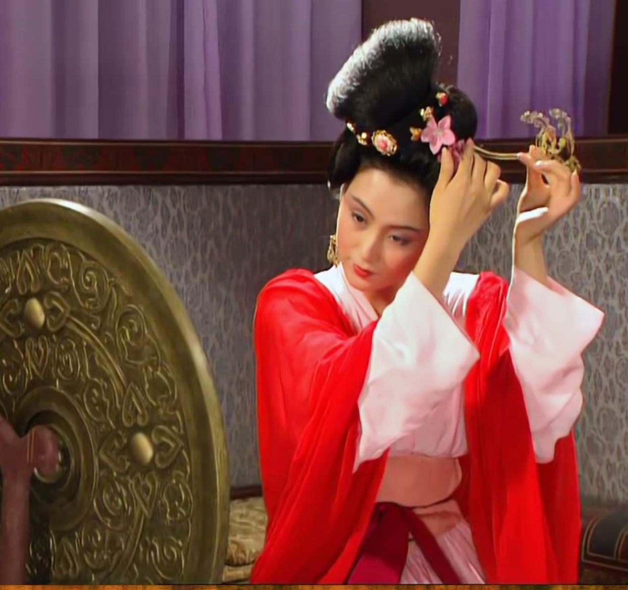 陈红演绎的最美角色是"闭月羞花"中的"闭月"_新浪看点