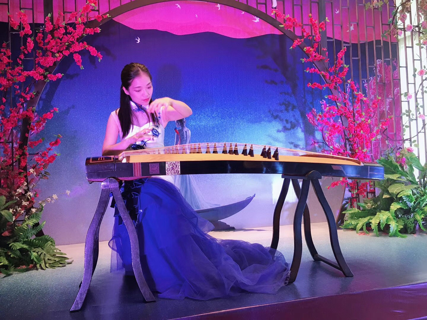 深圳活动公司 古筝表演,舞蹈开场舞气球小丑气球布置,活动策划