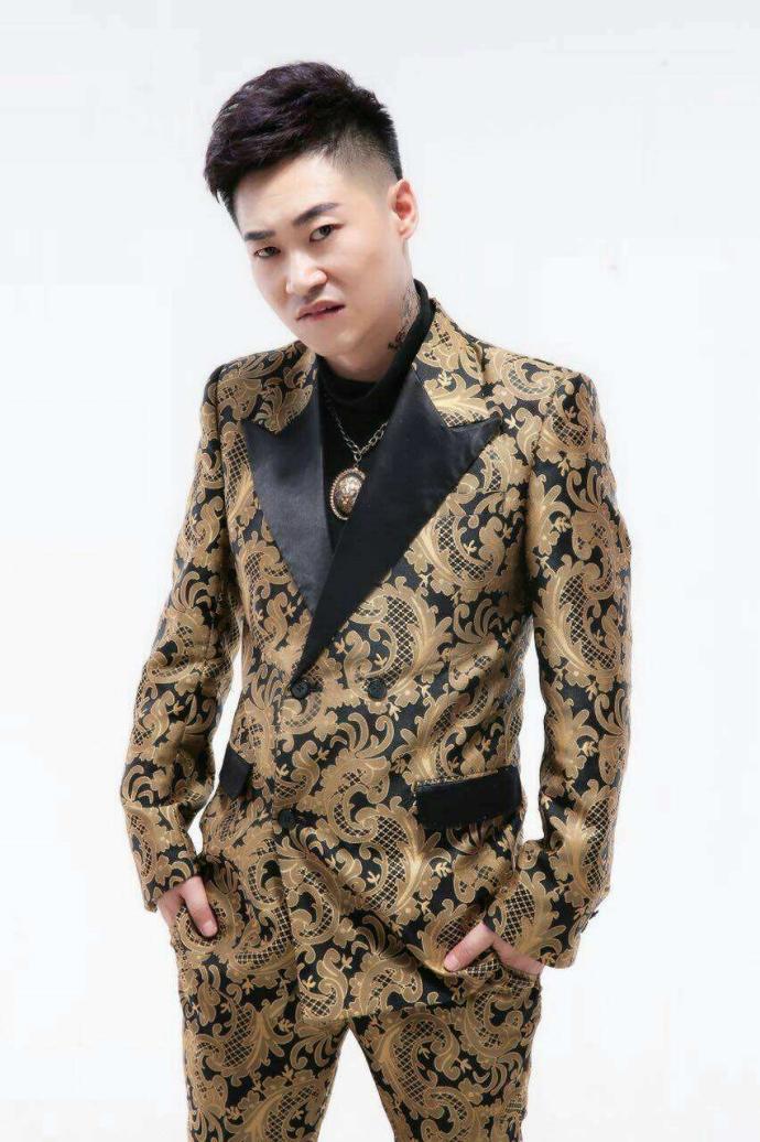 舞帝利哥徒弟九天抵触签约,除了因为利益可能还有这两