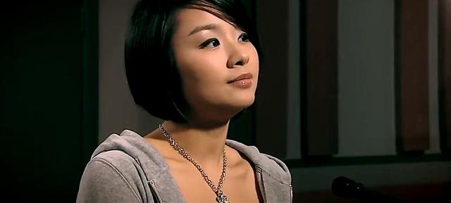 《爱情公寓》第十一集:小贤再遇前女友劳拉,张伟爱情公寓初登场