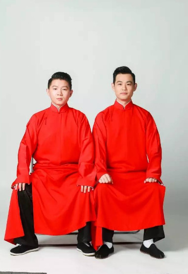 没有师承没有背景的年轻相声组合卢鑫玉浩为什么能圈粉无数