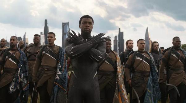 《复联3》看不出卡魔拉演员都40岁了,果然黑人