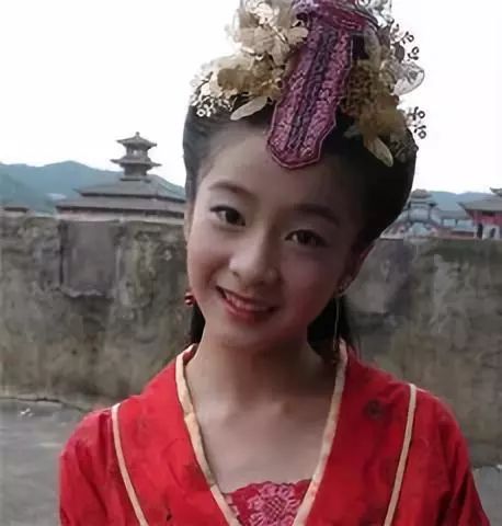 戚薇饰演的霸气馆陶公主,邓莎饰演恶毒上位的宫女,胡杏儿饰演的吕鱼