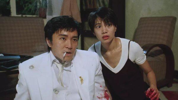 成龙弹钢琴,周星驰弹钢琴,周杰伦弹钢琴,差距只在女主角身上