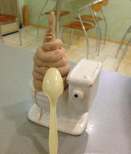 搞笑图片幽默段子笑话:老板,你店里这款冰淇淋造型太奇葩了吧