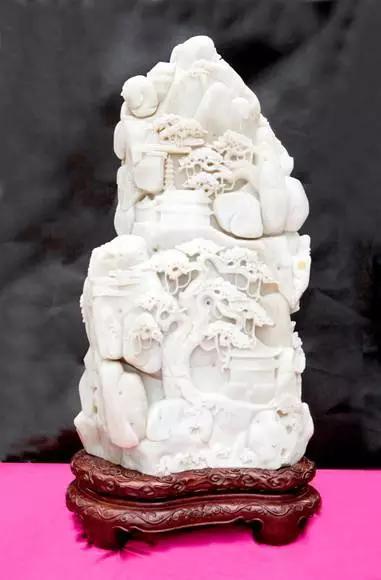 世界上最大的翡翠原石,重约3000吨,你见过吗?