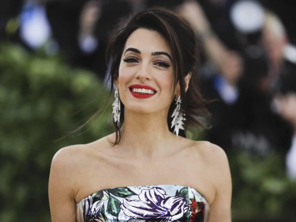 美国,纽约大都会艺术博物馆慈善舞会现场,阿玛尔·克鲁尼(amal