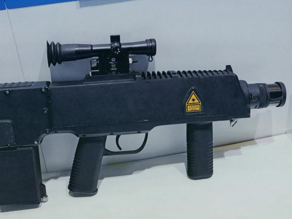 中国警用激光枪可使人"瞬间碳化",外媒为何制造恐慌?