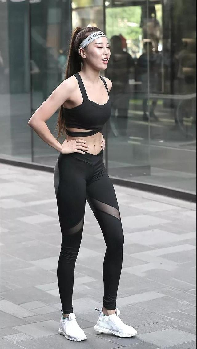 上海姐姐紧身心,穿出了动人的s型曲线身材,你中意么