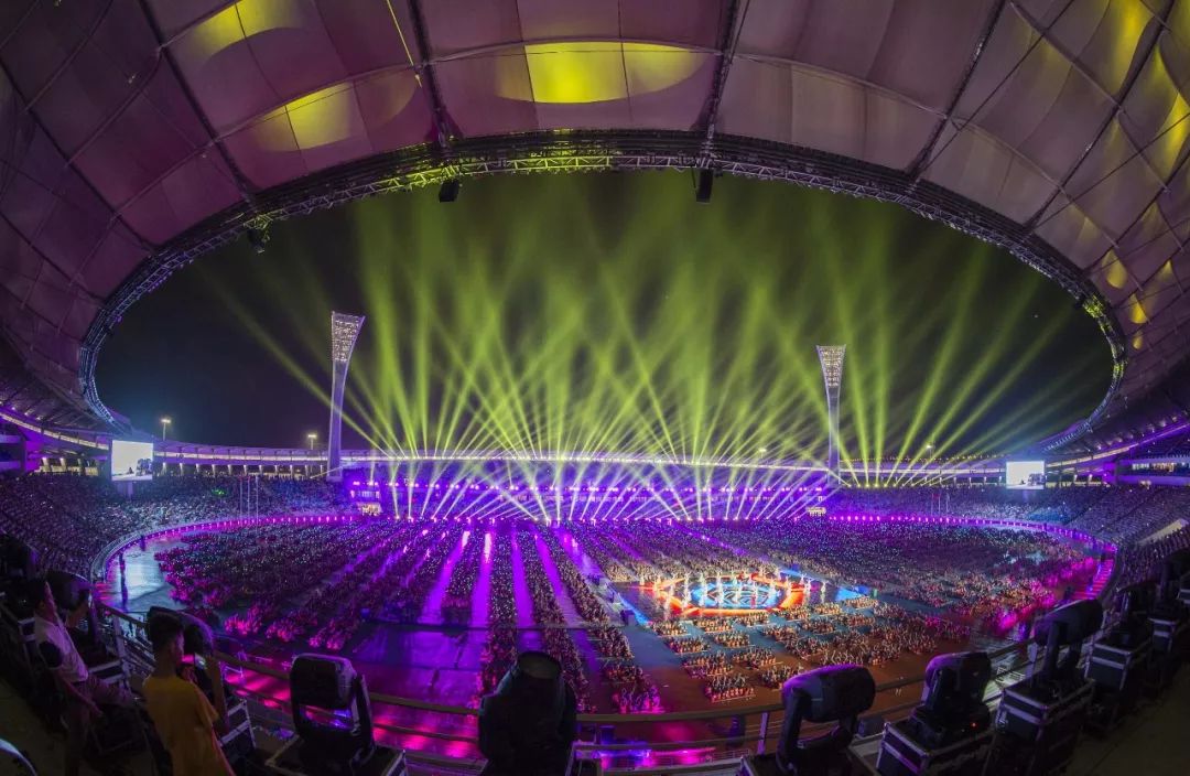 万人竹竿舞献海口五源河体育中心