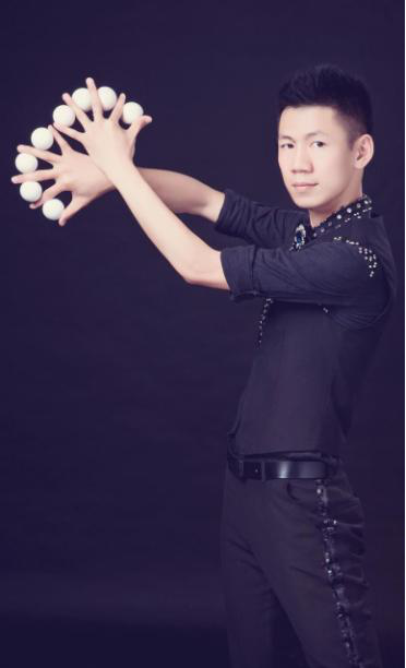 深圳魔术师演出花絮大型舞台魔术跟近景互动魔术年会演出节目|拼图|魔术师|魔术_新浪新闻
