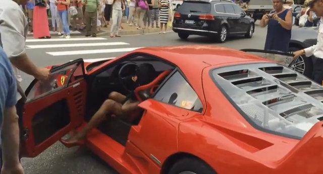 长发美女穿12cm高跟鞋驾驶一辆2000万法拉利f40扬长而去了