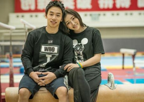 因傲人的身材获赞赏,却嫁给身高仅1米58的老公|邹凯|周捷|体操_新浪