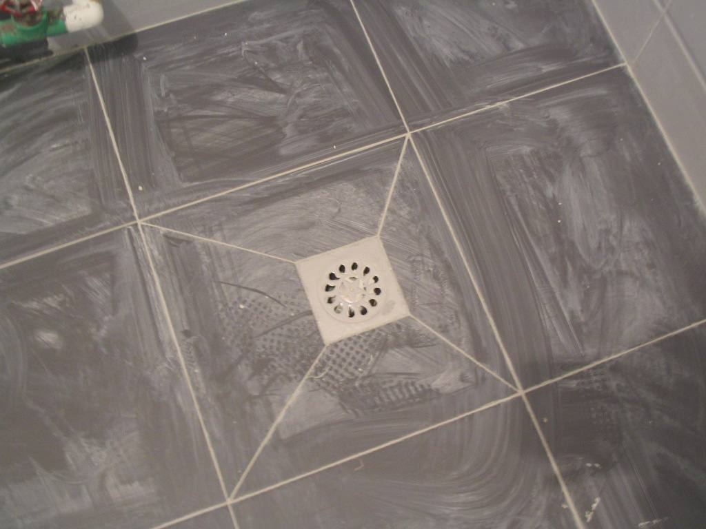 卫生间地漏万万别这样装,入住才知有多坑,懊悔我家没听老师傅劝