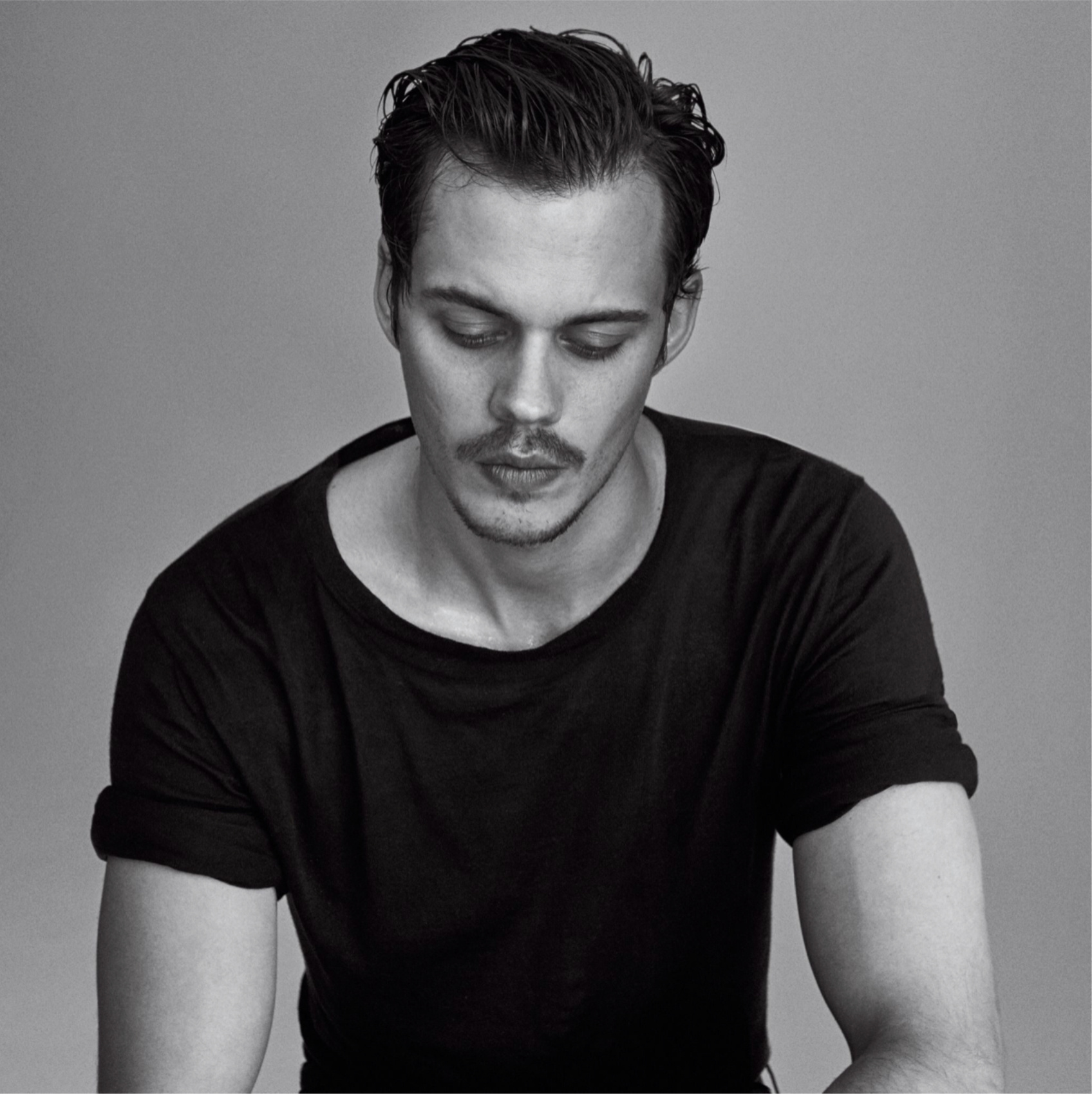 四妹比尔斯卡斯加德为gq杂志7月号拍摄写真美图