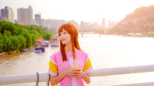 烟雀 詚轩 化妆: coser真夏 后期: 烟雀 coser真夏 协力: 靈川井静香