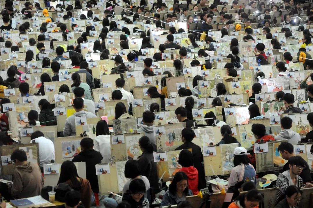 录取率只有4%,国外是如何看待国内艺术生高考的?