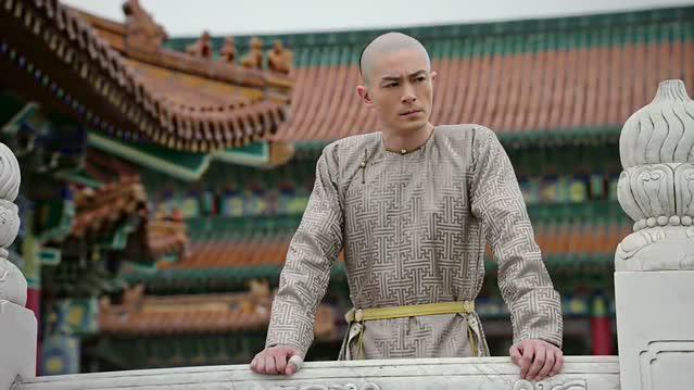 如懿传皇帝派李玉看望那尔布的家人,并赏赐了许多银两