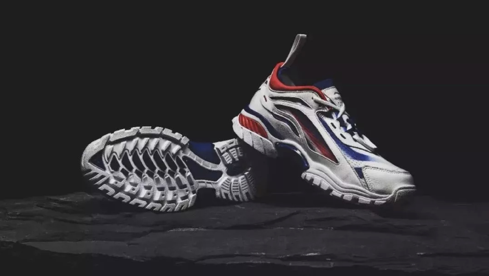 潮鞋速递 | 噢,是你的"时装款"李宁帅到我了