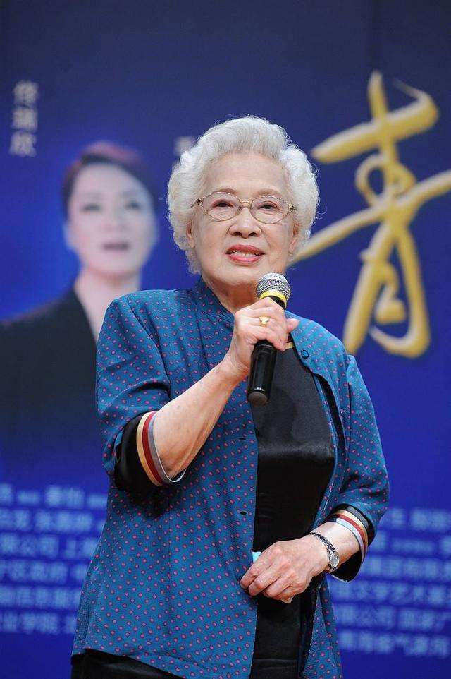 与90岁表演艺术家田华67岁名演员张金玲同台,63岁刘晓庆输了|刘晓庆|田华|张金玲_新浪新闻